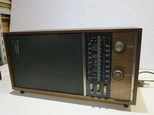Vecchia radio valvole - radio, a
